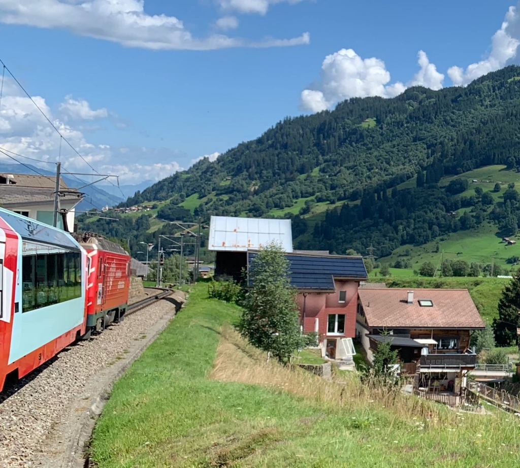 The famous Glacier Express train 🇨🇭 – an honest review (we left the train early)