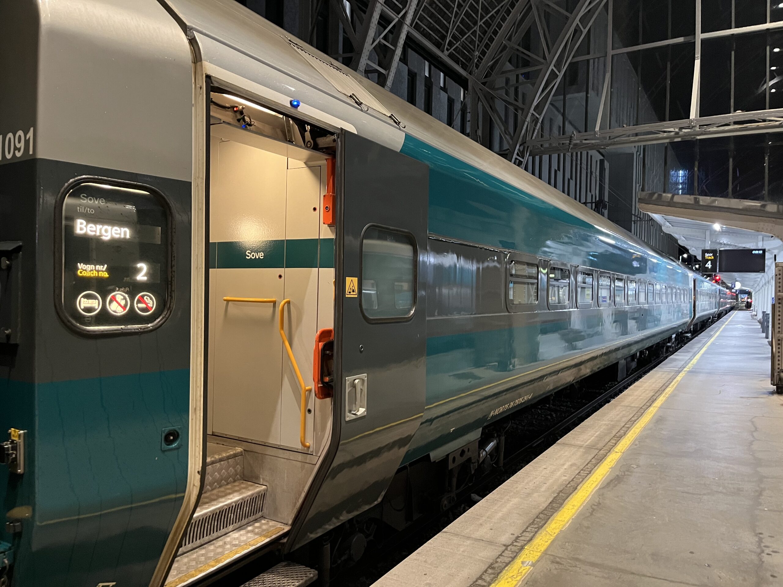 Norway’s Innovative Night Train: Oslo 🇳🇴 to Bergen 🇳🇴 with Vy!