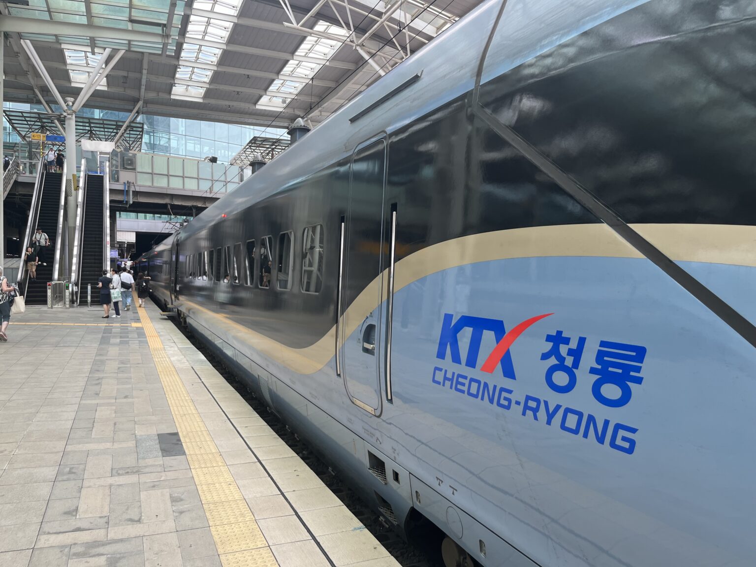 KTX-Cheongryong: South Korea's Brand New High-Speed Train in 2024 ...