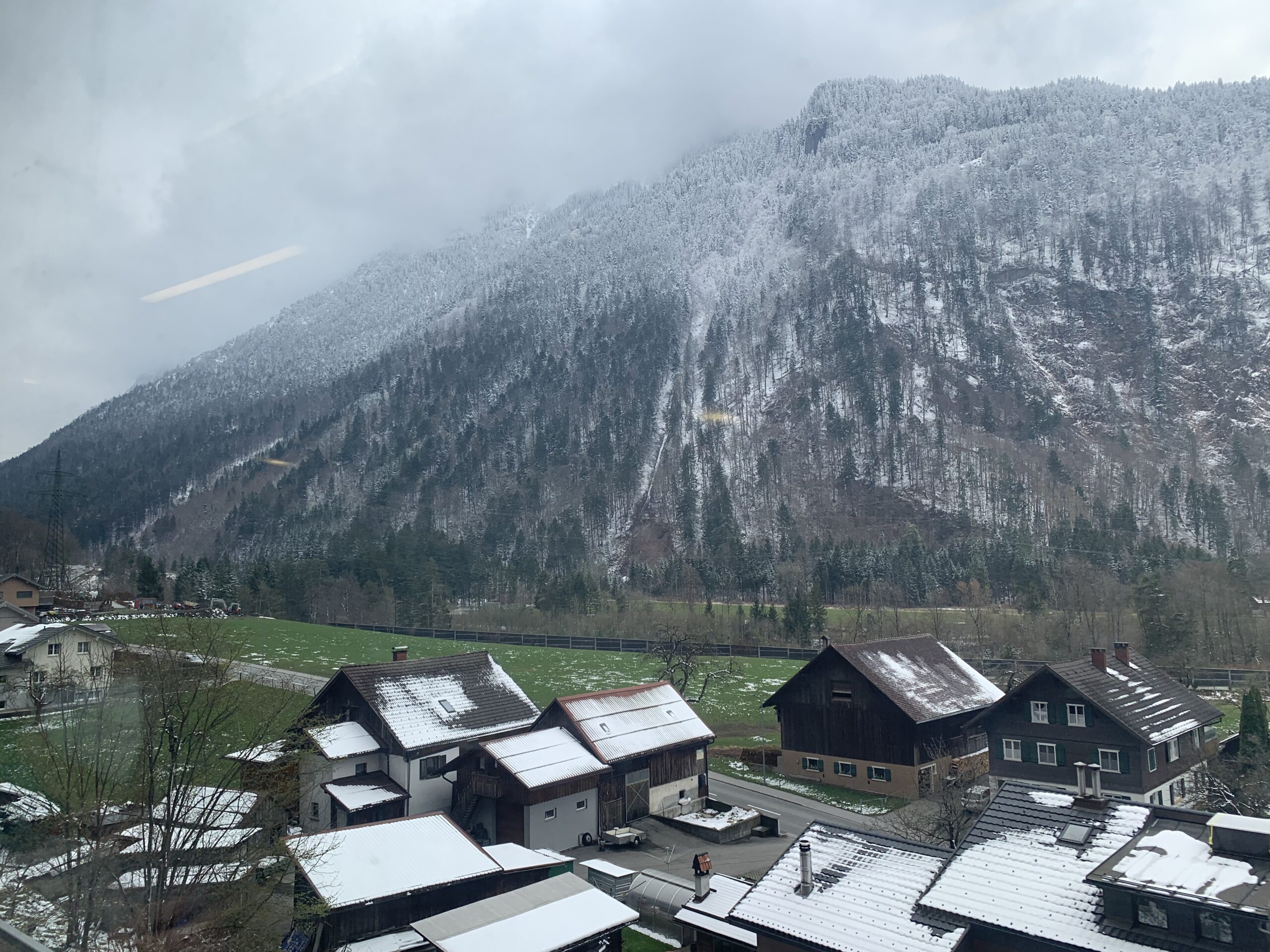 RailJet train across the Alps 🗻 – Zürich 🇨🇭 to Vienna 🇦🇹 via the scenic Arlberg Pass