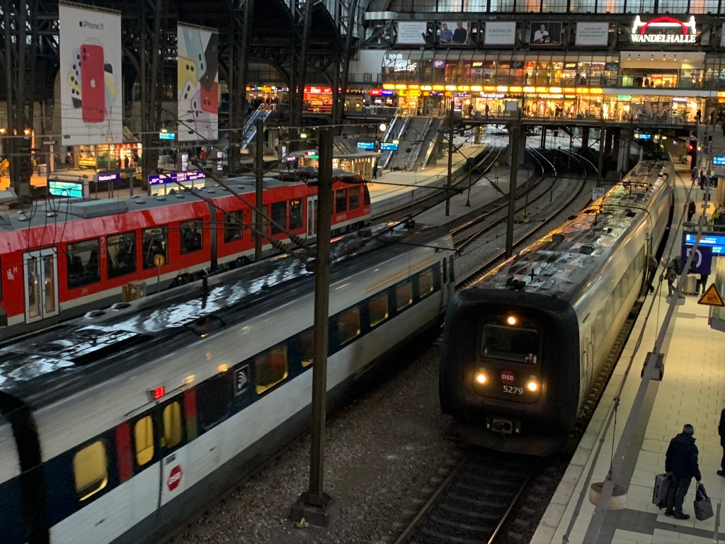 The now defunct train-on-a-ferry route from Hamburg 🇩🇪 to Copenhagen 🇩🇰