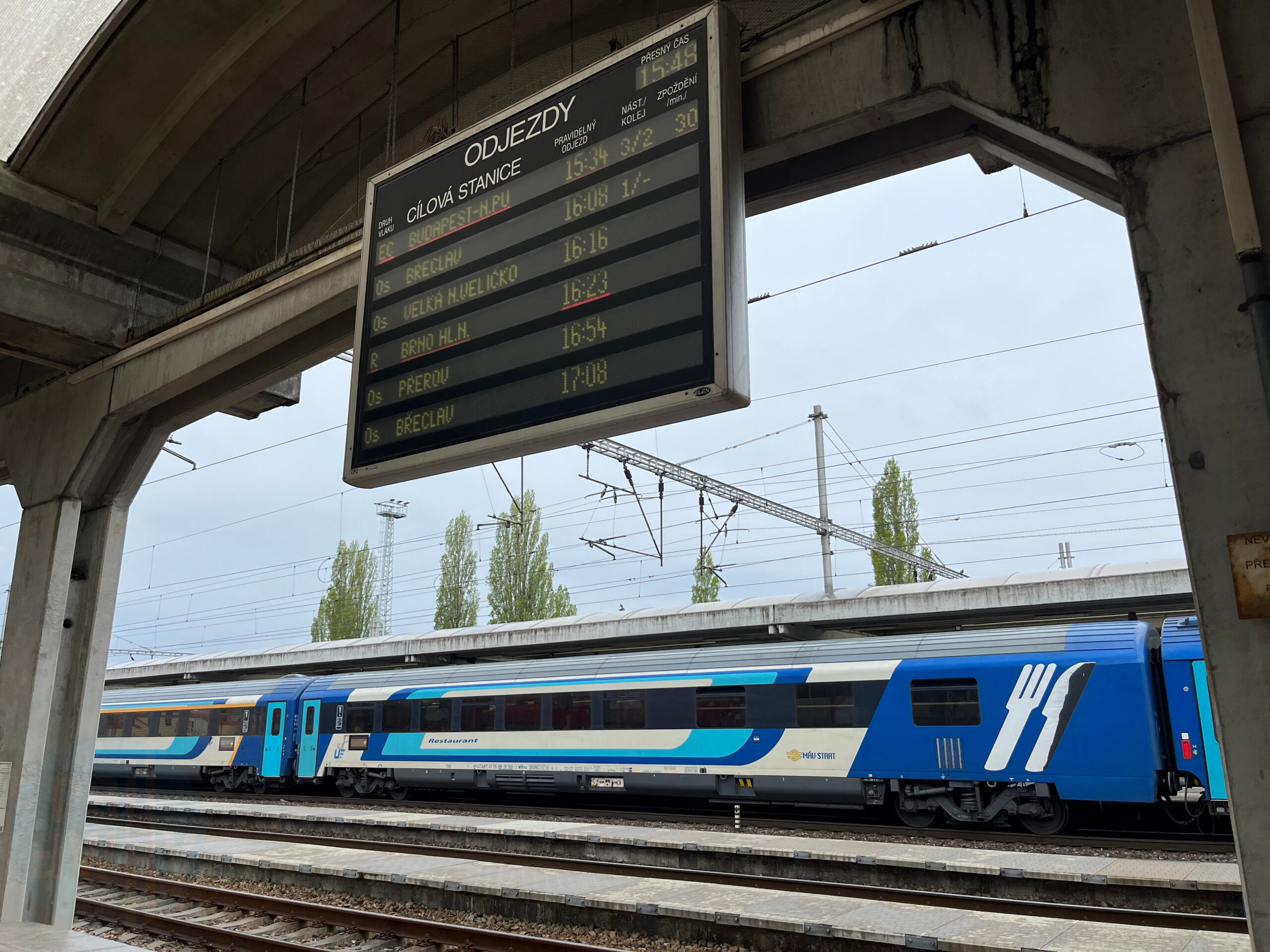 Warsaw 🇵🇱 to Budapest 🇭🇺 on the EuroCity Báthory – the not so gruesome daytime international train!
