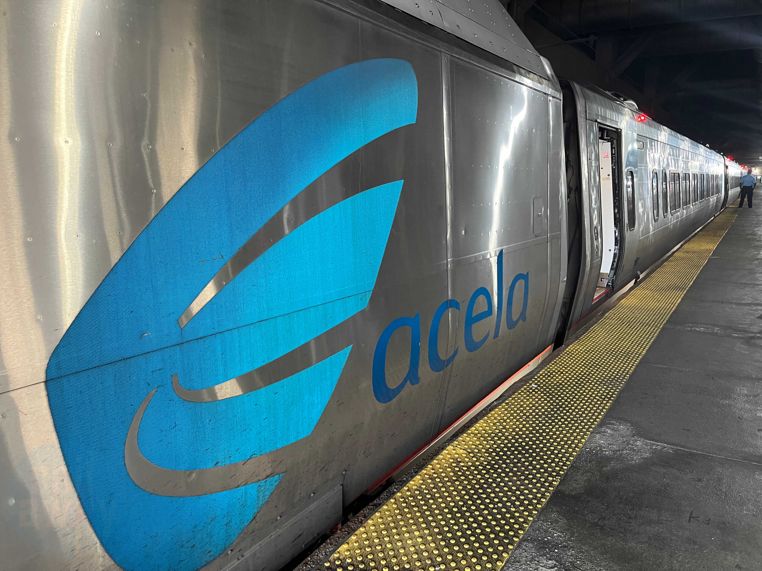 The best of Amtrak? First Class on the Acela train – Boston 🇺🇸 to Philadelphia 🇺🇸 via New York 🇺🇸
