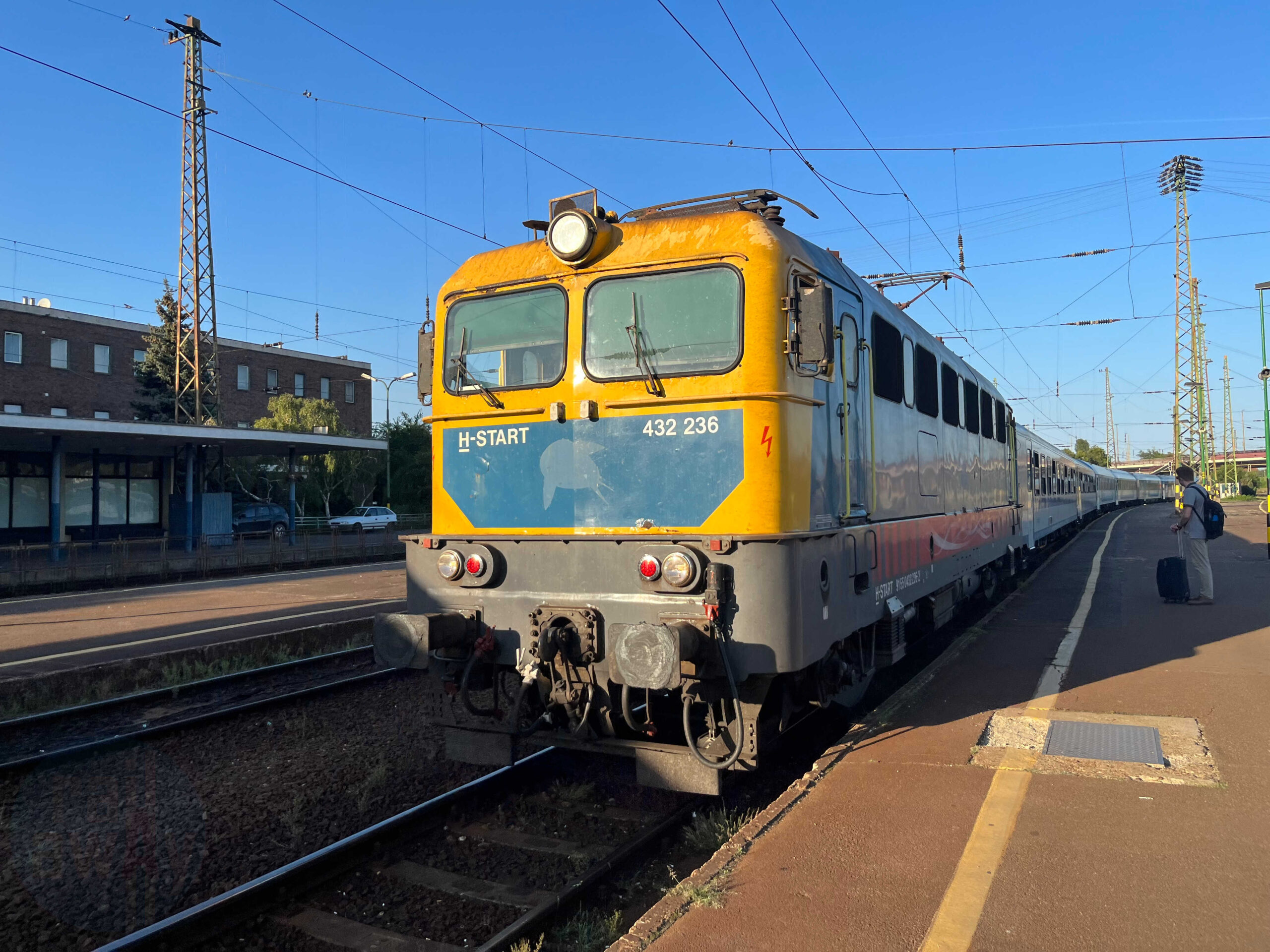 Hungary’s bizarre InterCity train – Budapest Keleti 🇭🇺 to Budapest Nyugati 🇭🇺 in 6 hours!