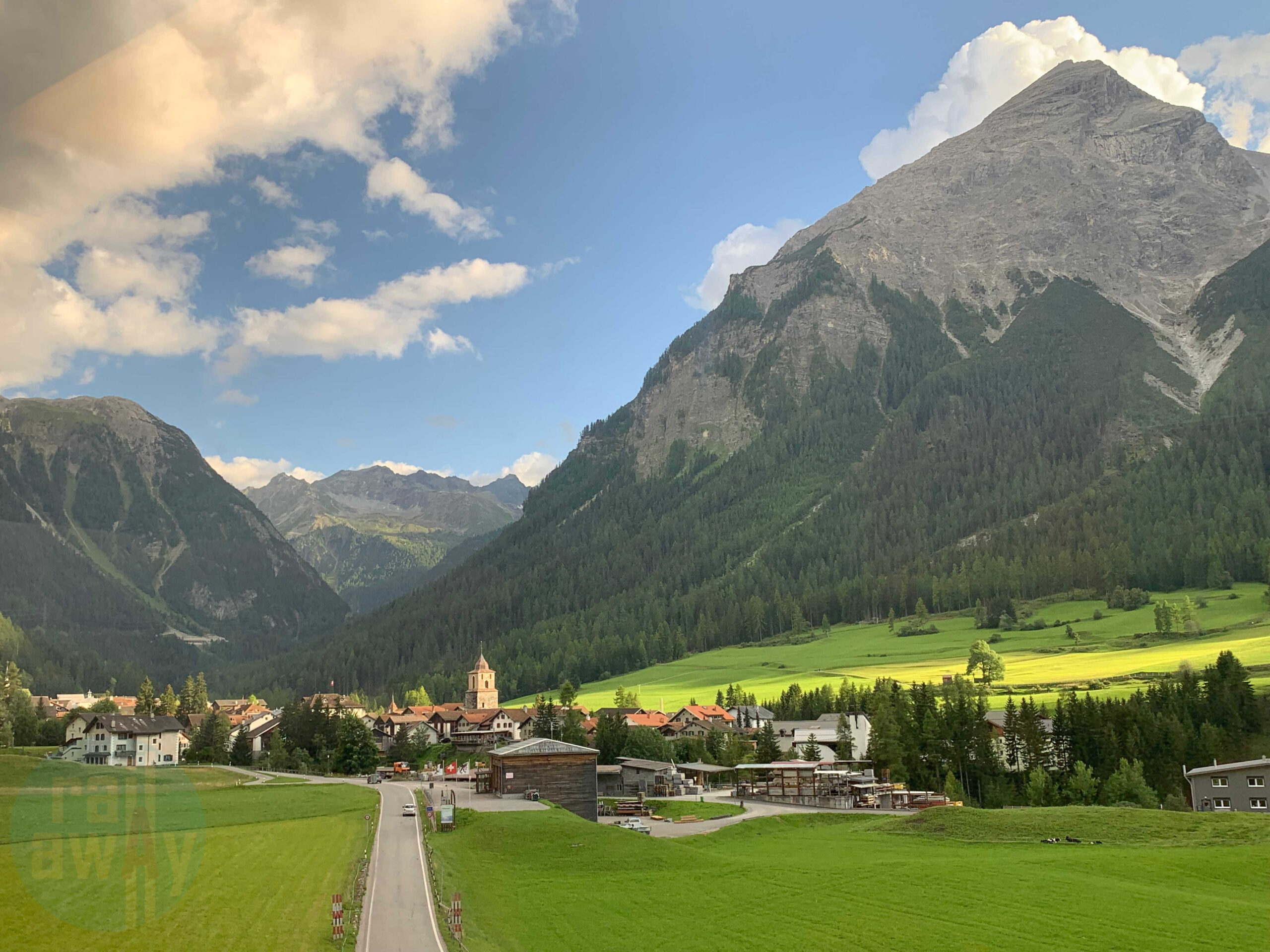 The railway with UNESCO World Heritage Site Status – the Swiss Albula Railway 🇨🇭