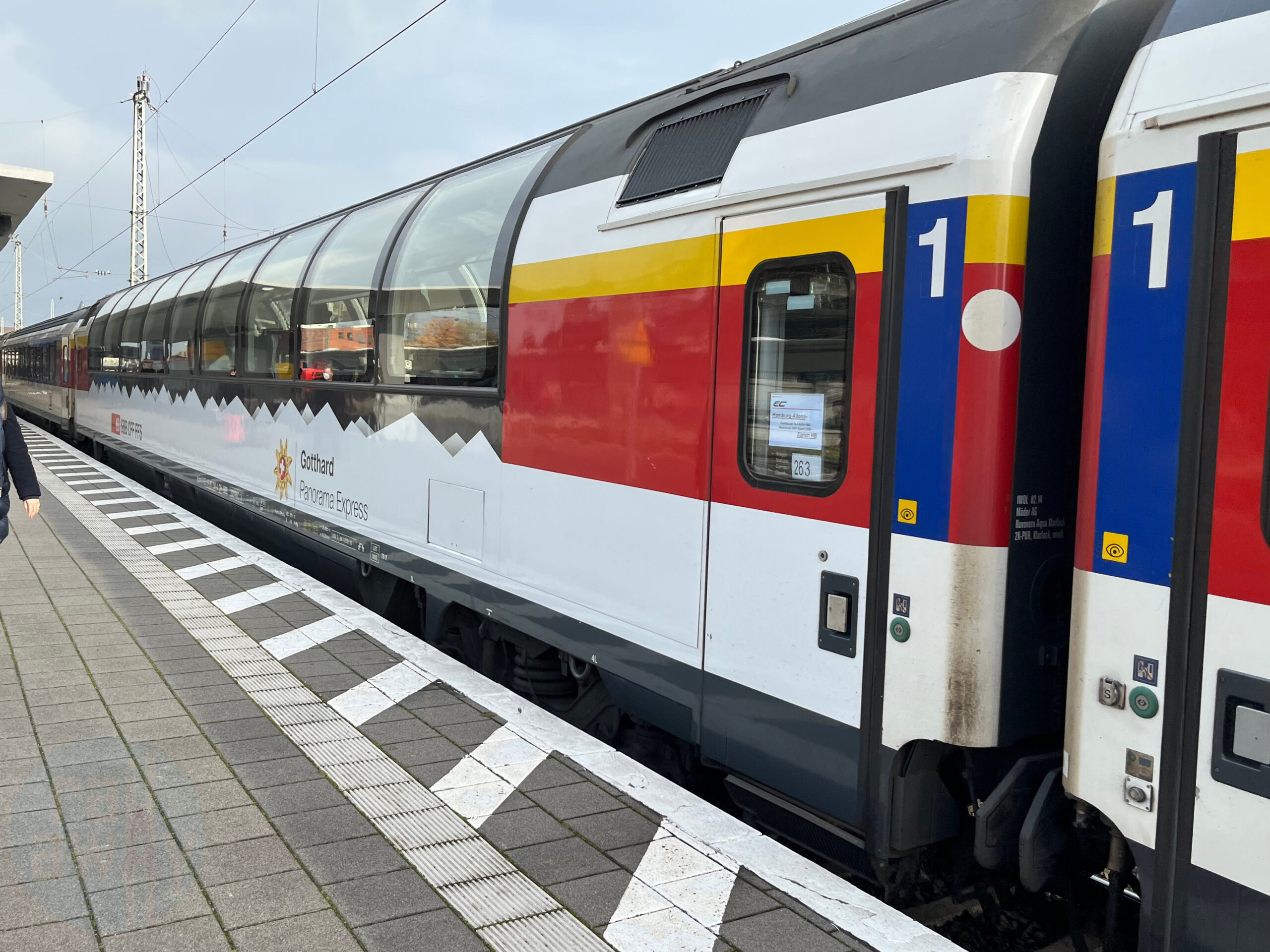 Europe’s best First Class carriage? Onboard the Swiss EuroCity train along the Rhine! 🇩🇪🇨🇭